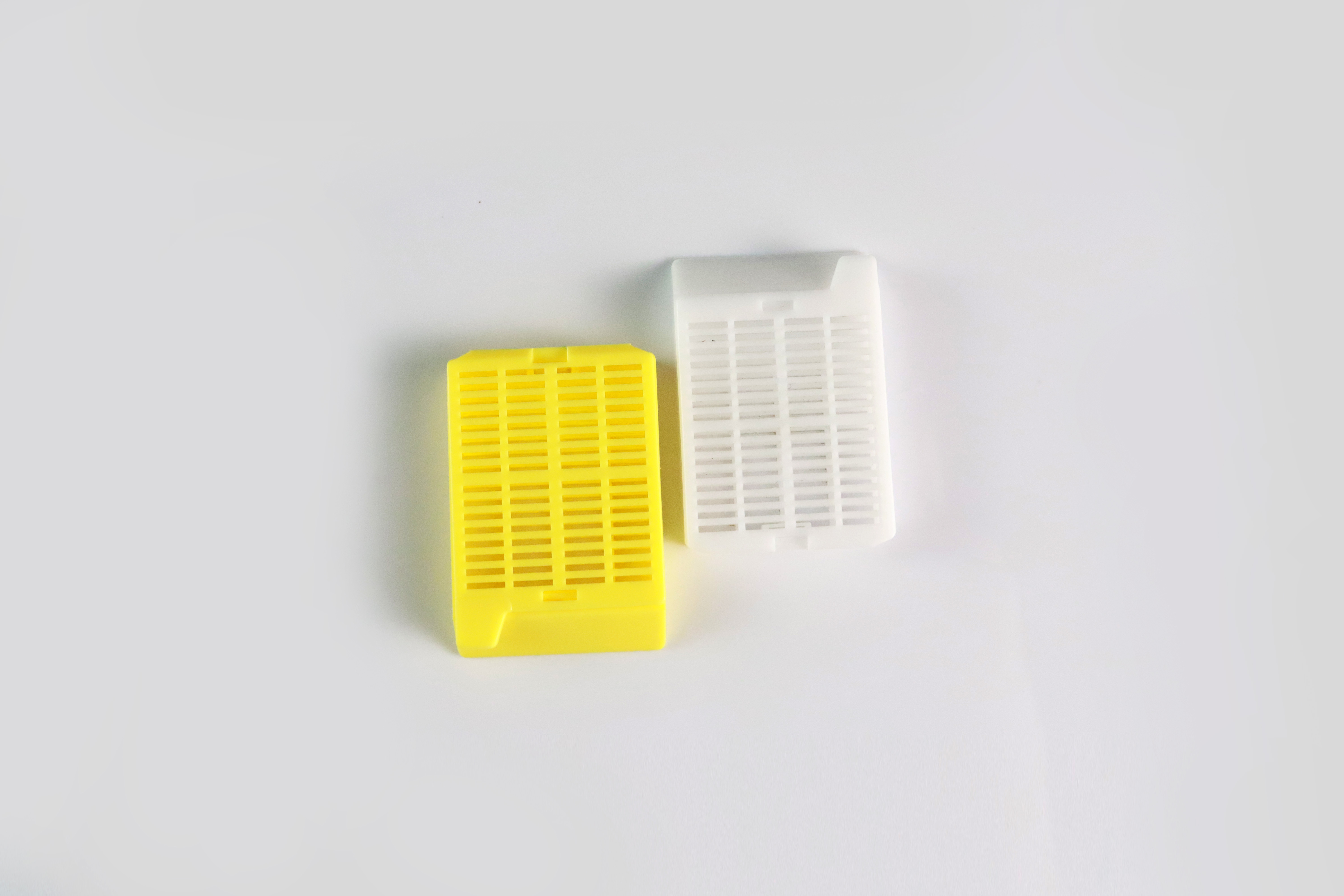 One-Piece Slotted Tissue Cassette 