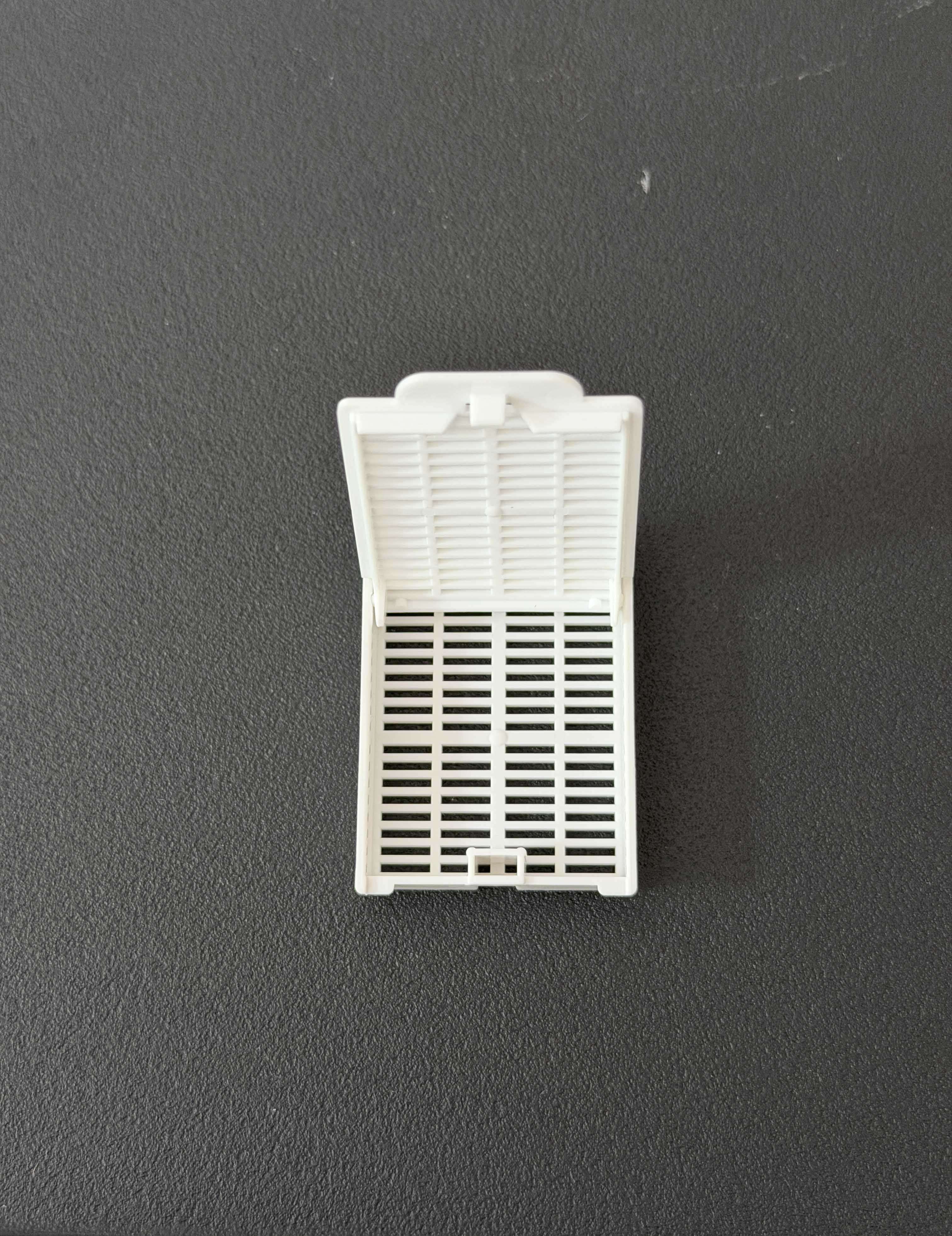 Slotted Tissue Embedding Cassette 