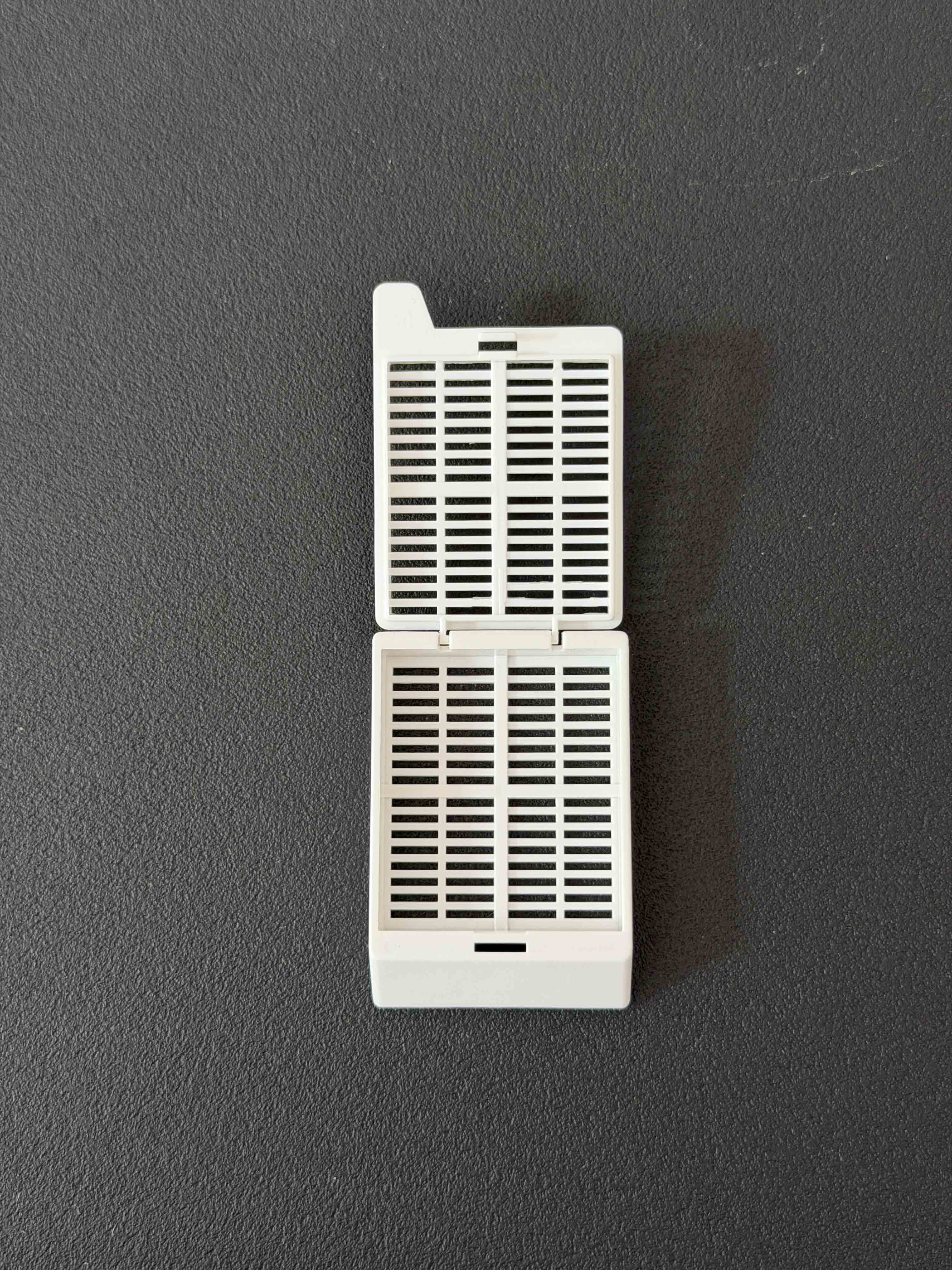 Rear-Hinged Slotted Tissue Cassette
